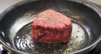 Приготувати стейк із яловичини вдома легко!