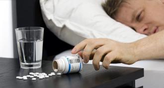 Sleeping pills and alcohol: falling asleep and not waking up